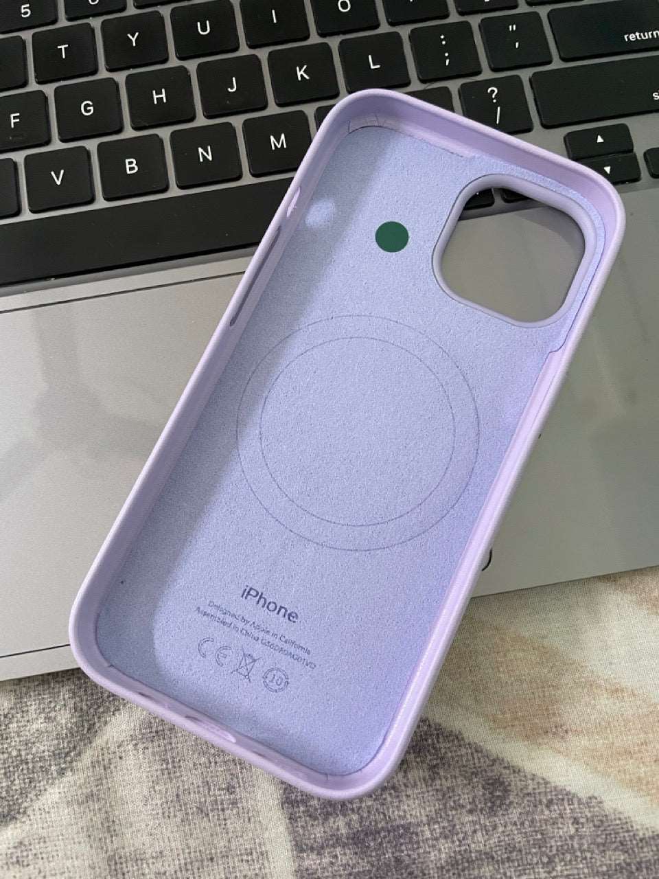 Apple iPhone 14 Pro Max Leather Cover with MagSafe - LAVENDER