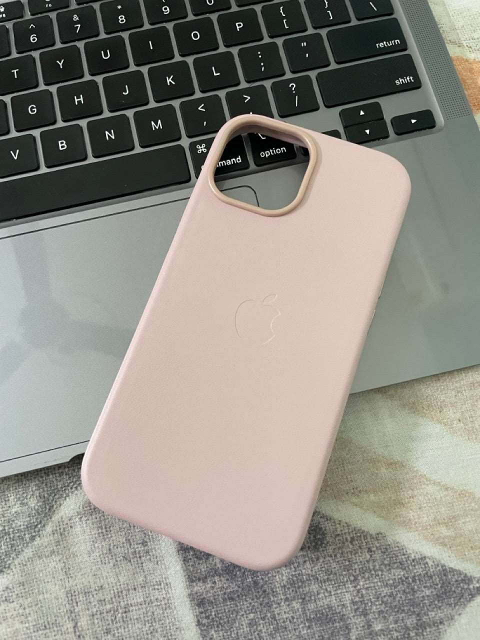 Apple iPhone 14 Plus Leather Cover with MagSafe - Pink