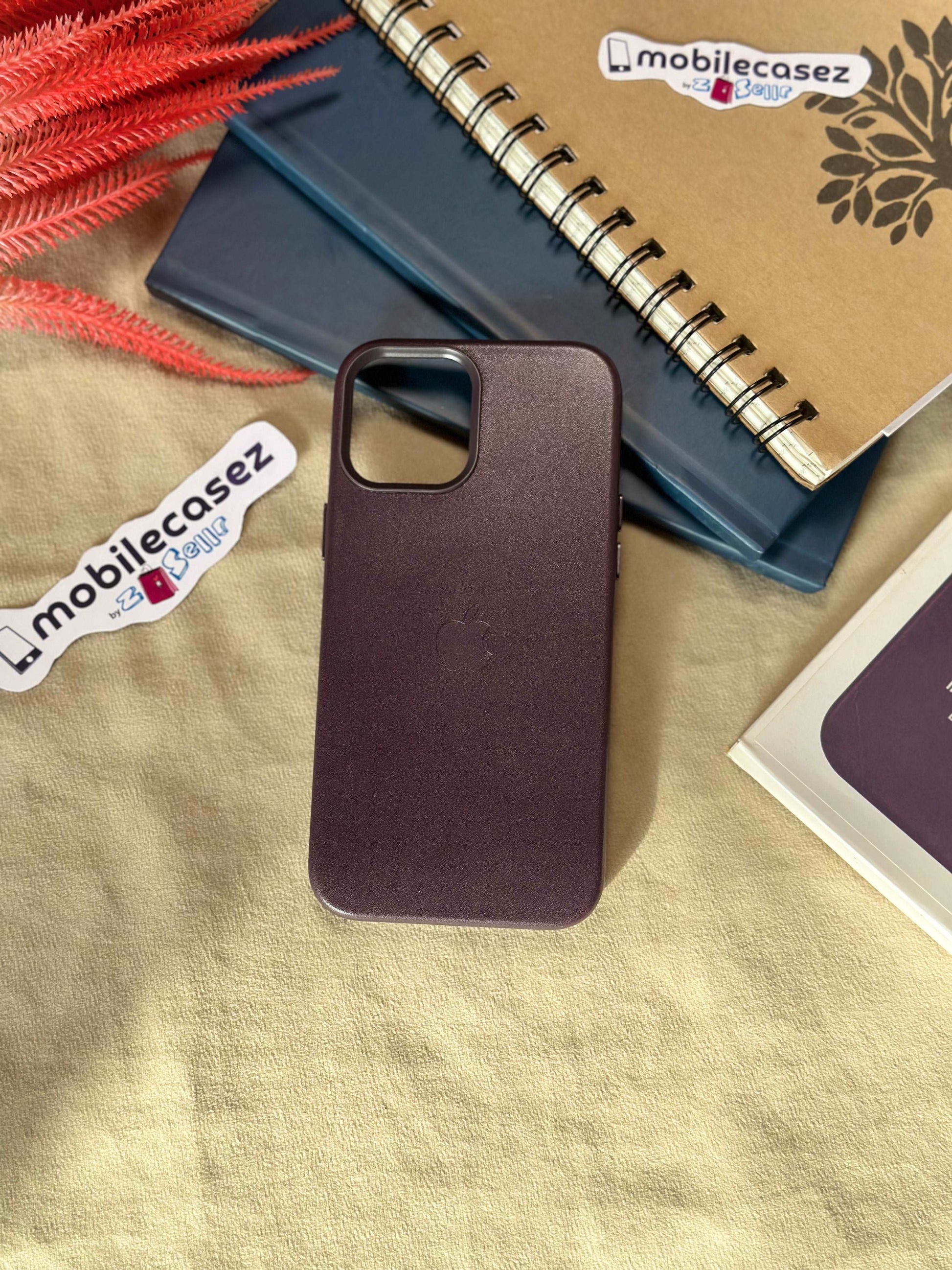 Apple iPhone 15 Pro Max Leather Cover with MagSafe - Purple